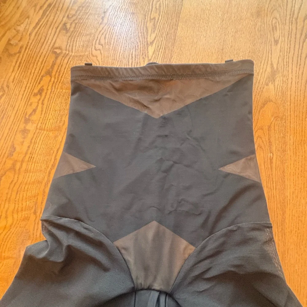 HoneyLove SuperPower Short size 1X Black Shaper EUC - Picture 10 of 11